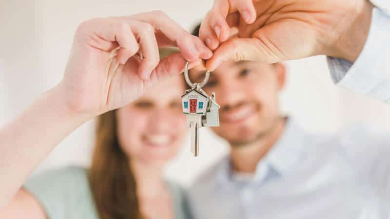 first-time-homebuyers First time homebuyers with keys